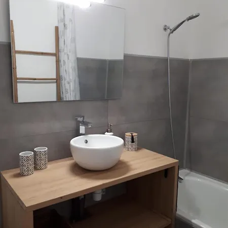 Au Coeur Du Village De شقة سانت لاري سولون